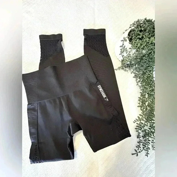Gymshark Energy Seamless Leggings in Black Size Medium - Picture 1 of 4